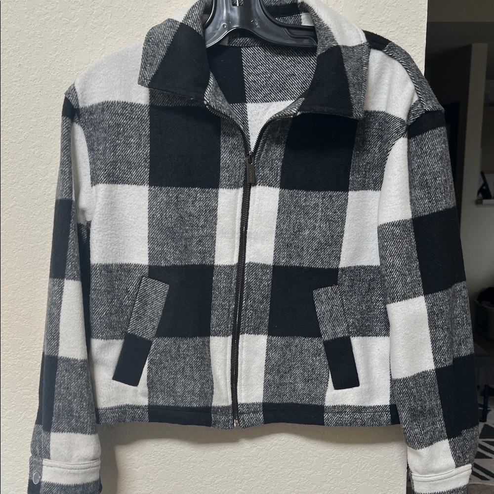 Black & White Buffalo Plaid Zip-Up Jacket/Shirt